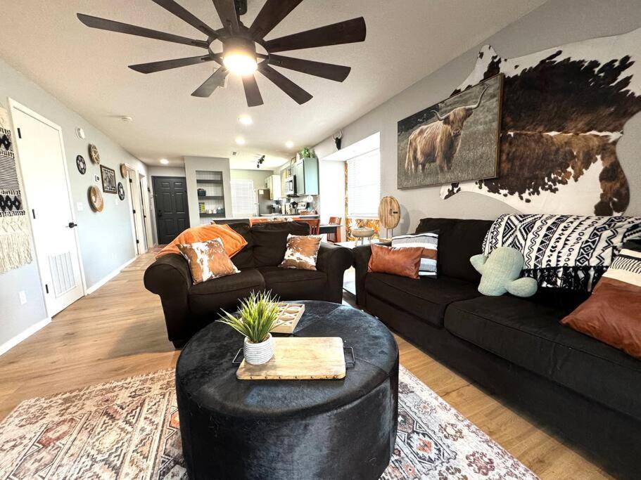 Modern Comfort: Updated Cozy Condo In Indian Point Branson Exterior photo