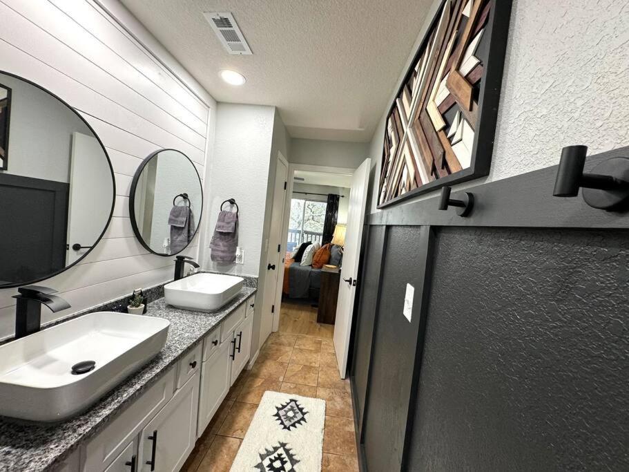 Modern Comfort: Updated Cozy Condo In Indian Point Branson Exterior photo