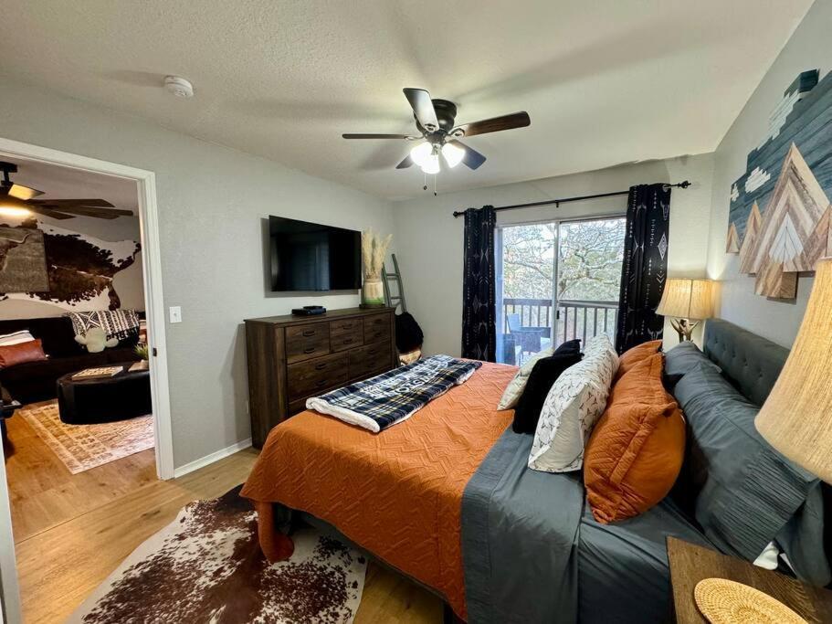 Modern Comfort: Updated Cozy Condo In Indian Point Branson Exterior photo